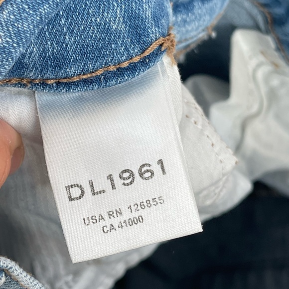 DL1961 - Picture 6 of 8